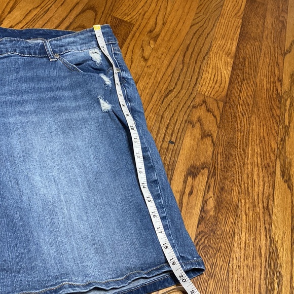 Torrid denim shorts size 22 - Picture 7 of 7